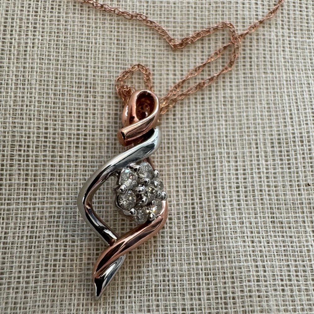 10K Luxury Gold Diamond Cascading Flame Pendant and Chain